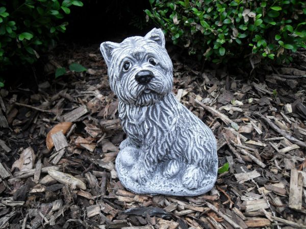 Steinfigur Westi mit Ball