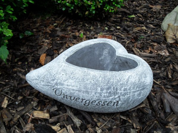 Steinfigur Grabschmuck Pflanzherz "Unvergessen"