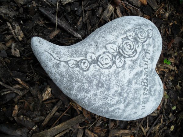 Steinfigur Grabschmuck großes Herz "Unvergessen" – Bild 4