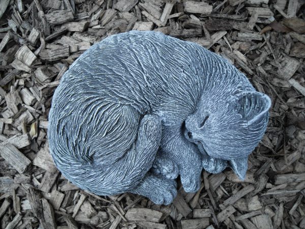Steinfigur eingerollte Katze – Bild 3