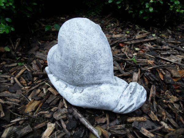 Steinfigur Grabschmuck Herz in Hand "Du lebst in unseren Herzen" – Bild 4