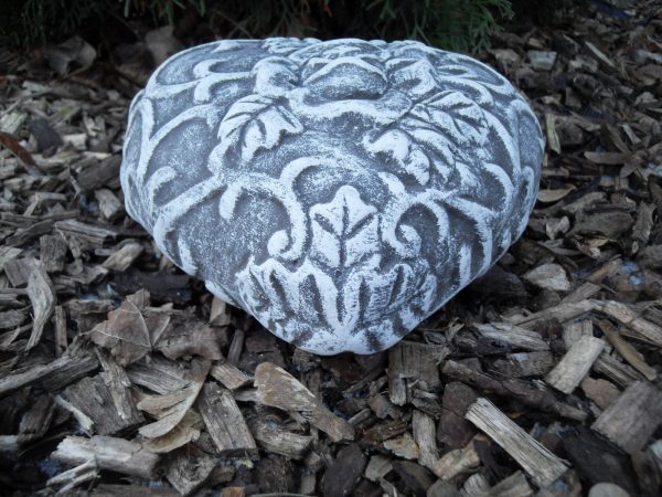 Steinfigur Herz Rankenmuster Grabschmuck Frostfest – Bild 2