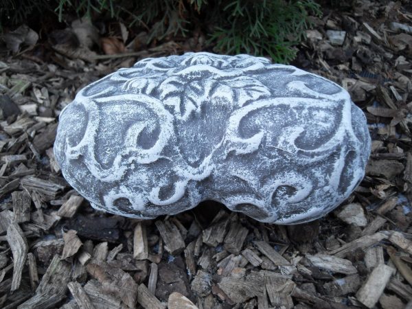 Steinfigur Herz Rankenmuster Grabschmuck Frostfest – Bild 3