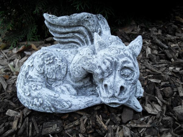 Steinfigur Drache Sleepy Frostfest