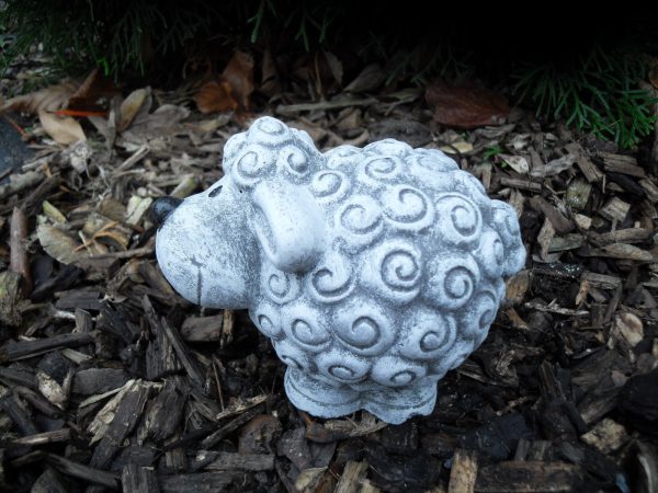 Steinfigur niedliches Schaf stehend Steinguss Frostfest Wetterfest Garten Deko – Bild 3