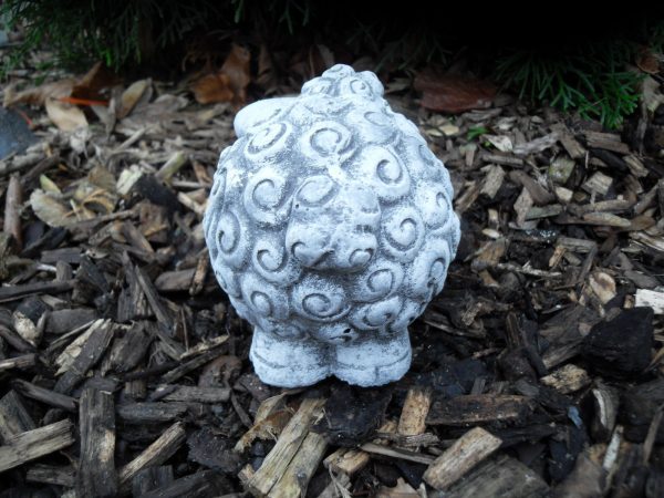 Steinfigur niedliches Schaf stehend Steinguss Frostfest Wetterfest Garten Deko – Bild 2