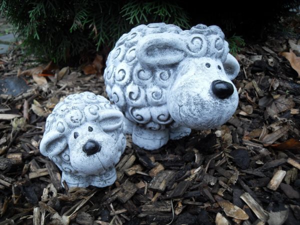 Steinfigur 2-er Set niedliches Schaf stehend Steinguss Frostfest Wetterfest Deko