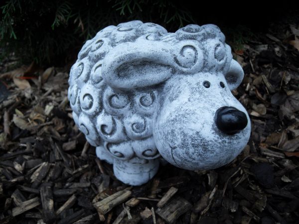 Steinfigur 2-er Set niedliches Schaf stehend Steinguss Frostfest Wetterfest Deko – Bild 2