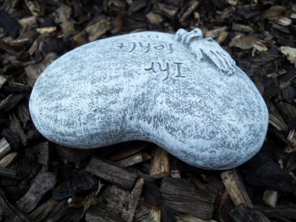 Steinfigur Grabschmuck Herz "Ihr fehlt uns" Frostfest Wetterfest Grab Deko – Bild 2