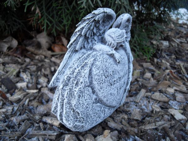 Steinfigur Grabschmuck Engel am Herz "Wir vermissen Euch" Frostfest Grab Deko – Bild 3