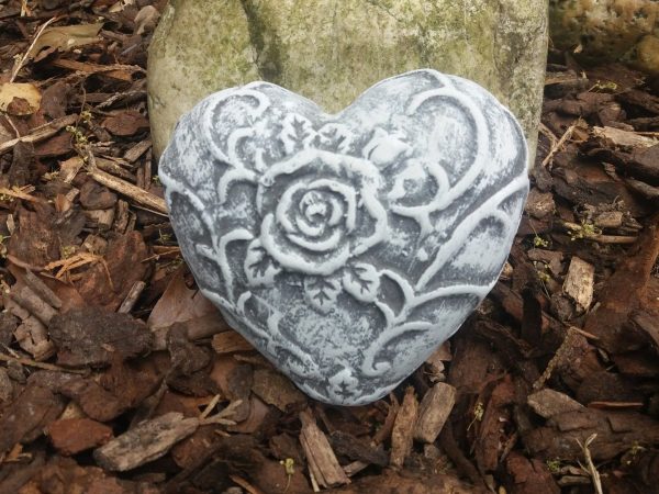 Steinfigur Herz Rose Steinguss Frostfest Wetterfest Haus Garten Grabschmuck – Bild 3
