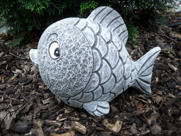 Steinfigur niedlicher dicker Fisch massiver Steinguss Frostfest Nemo