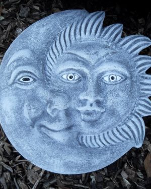 Steinfigur Wandrelief Sonne Mond Frostfest Wetterfest Steinguss Garten Deko