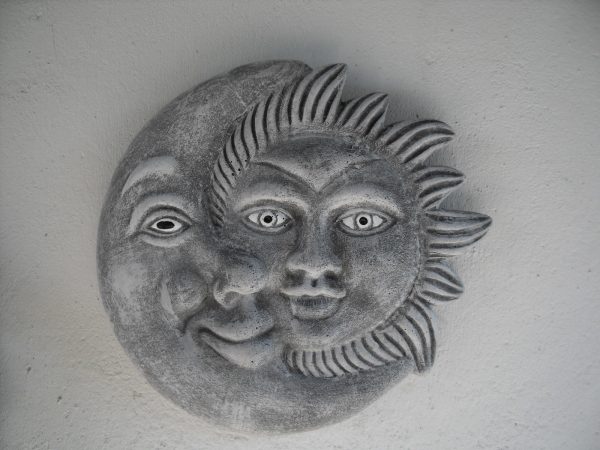 Steinfigur Wandrelief Sonne Mond Frostfest Wetterfest Steinguss Garten Deko – Bild 3