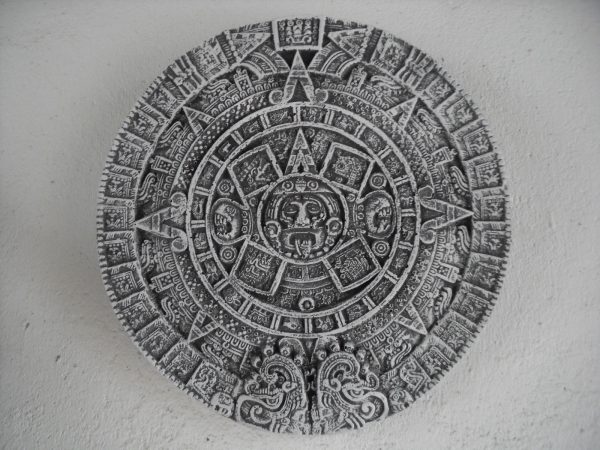 MAYA AZTEKEN Wandkalender aus massiven Steinguss Frostfest Wetterfest Garten – Bild 3
