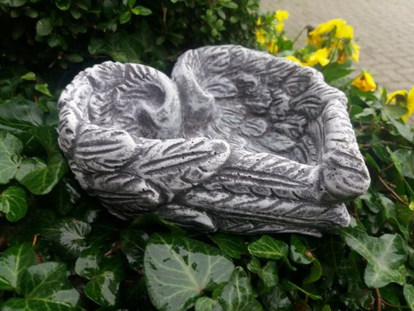 Pflanzschale Herz Flügelrand Steinguss Frostfest Wetterfest Garten Grabschmuck – Bild 2