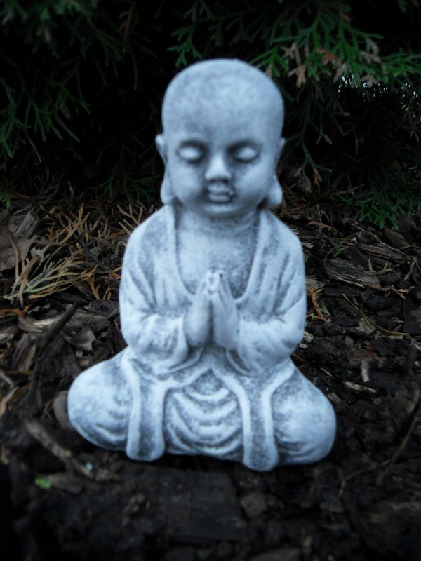Steinfigur Buddha Mönch betend Feng-Shui Frostfest Steinguss Garten Deko