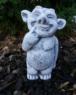 Steinfigur Troll Gnom Kobold stehend (1) Steinguss Frostfest Wetterfest Garten
