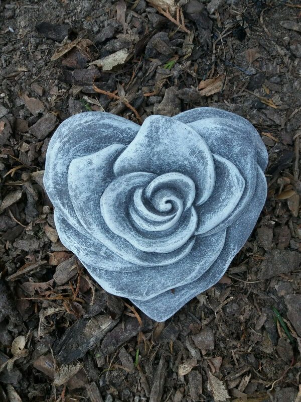 Steinfigur Herz Rosenherz Rosenblüte Grabschmuck Grabherz Frostfest Steinguss – Bild 3