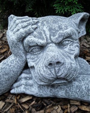 Steinfigur großer Mauerhocker Gargoyle Frostfest Steinguss Garten Dekoration