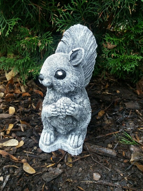Steinfigur mittleres Eichhörnchen Frostfest Steinguss Garten Haus Deko – Bild 3