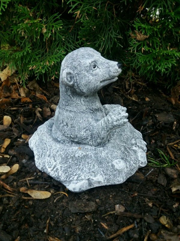 Steinfigur Erdmännchen im Hügel Steinguss Frostfest Garten Deko Wetterfest – Bild 2