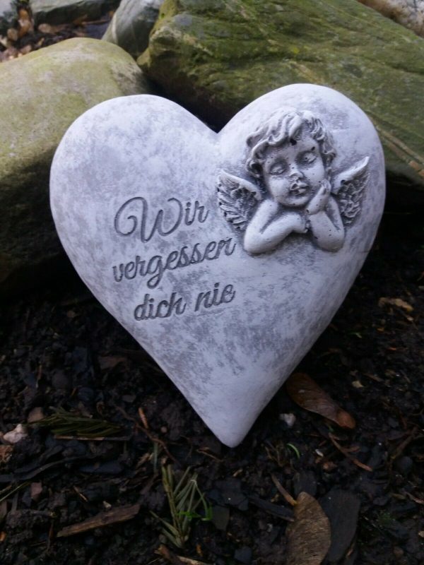 Steinfigur Grabschmuck Herz Engelkopf "Wir vergessen dich nie" Frostfest Grab
