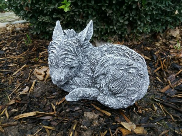 Steinfigur Eselbaby liegend Esel Frostfest Wetterfest Steinguss Garten Deko – Bild 3
