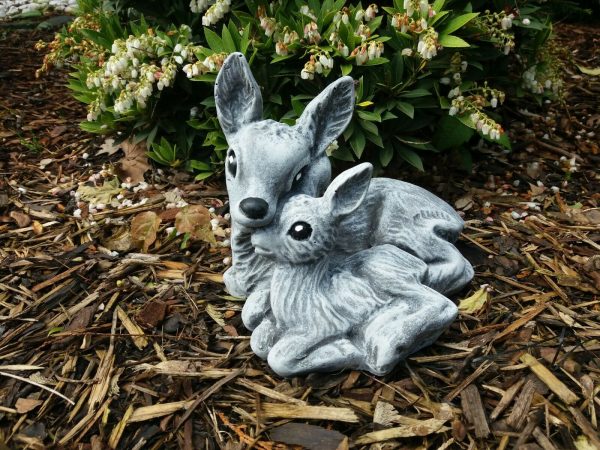 Steinfigur Reh mit Rehkitz liegend Frostfest Wetterfest Steinguss Garten Deko