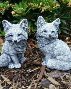 Steinfigur 2-er Set Fuchs sitzend Steinguss Frostfest Wetterfest Garten Deko