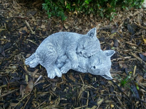 Steinfigur 2 kuschelnde Katzen liegend Frostfest Steinguss Garten Deko Haustier – Bild 3