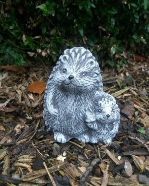 Steinfigur Igel mit Kind Frostfest Wetterfest Steinguss Betonguss Haus Garten