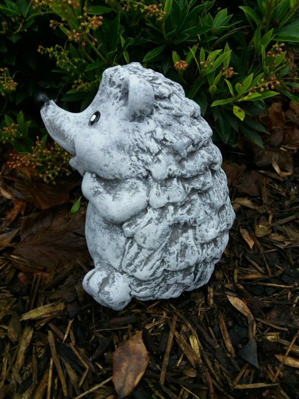 Steinfigur drolliger Igel sitzend Frostfest Steinguss Garten Tier Haustier – Bild 4