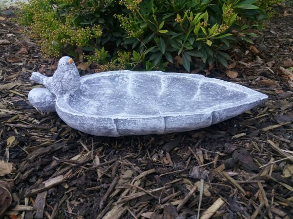 schöne Vogeltränke Blatt mit Vogel Steinguss Frostfest Wetterfest Garten Deko