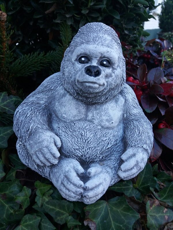 Steinfigur schöner Gorilla Affe Gartenfigur Frostfest Wetterfest Garten