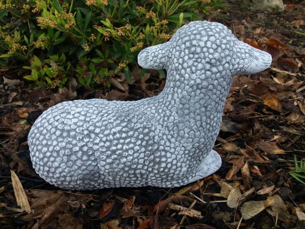 Steinfigur schönes Schaf liegend Lamm Steinguss Frostfest Wetterfest Garten – Bild 4