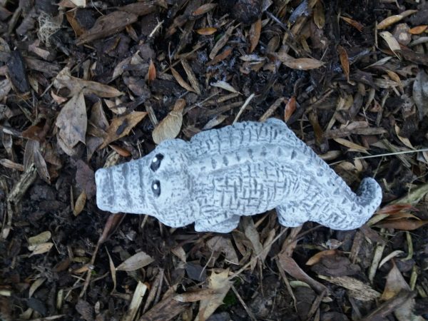 Steinfigur kleines Krokodil Frostfest massiver Steinguss Garten Dekoration – Bild 7