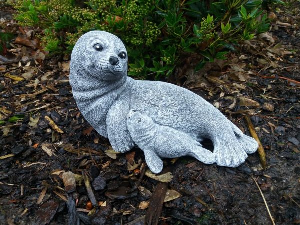 Steinfigur Robbenmutter mit Kind Frostfest Wetterfest Steinguss Garten Deko