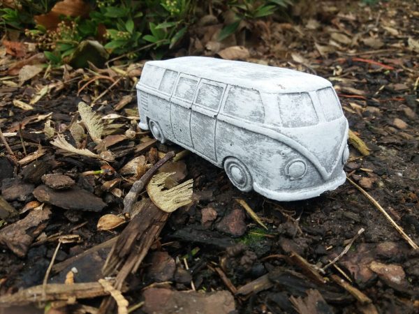 Steinfigur kleiner Bulli Bus Retroauto Frostfest Garten Deko Gartenfigur – Bild 4